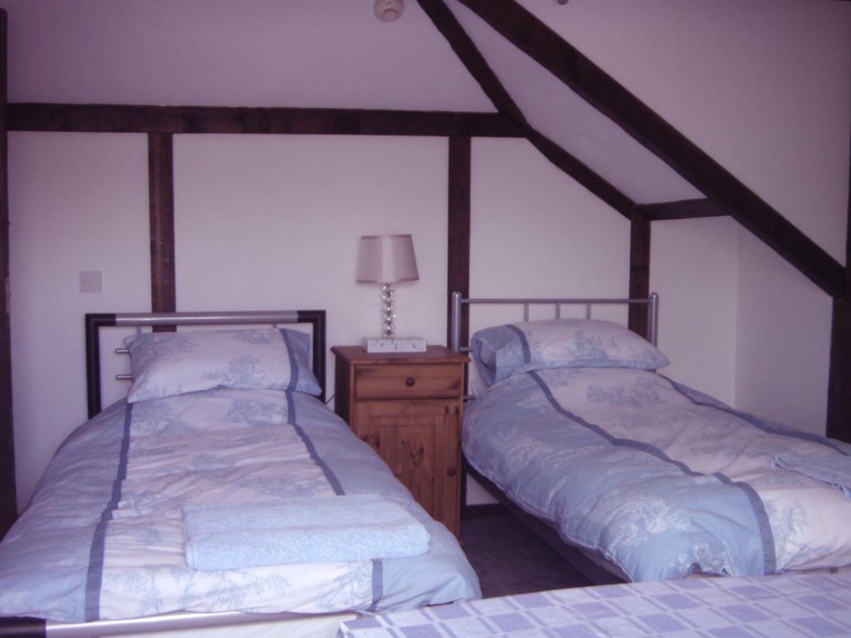 Bluebell Cottage Staines-upon-Thames Exterior photo